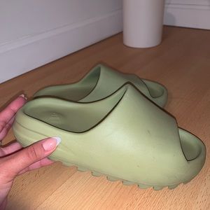 YEEZY SLIDES “RESIN” MEN 7
